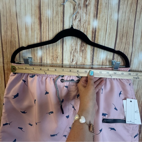 Sovereign Code Men’s Kahuna Stingray Print Swim Trunks Shorts Mauve Size Medium - Picture 6 of 12